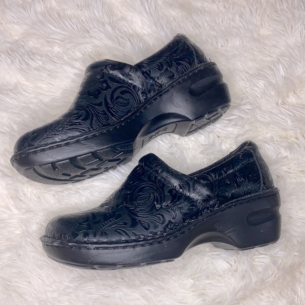 BOC Black Leather Floral Embossed Slip On Wedged Clogs Size 7.5
